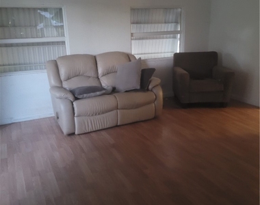 331 San Bernardino Street - Photo Thumbnail 10