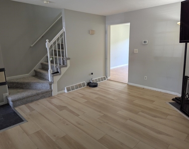 160 Winterwood - Photo Thumbnail 2