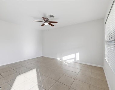 226 Ne 9th Avenue - Photo Thumbnail 11