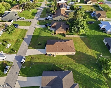226 Ne 9th Avenue - Photo Thumbnail 6