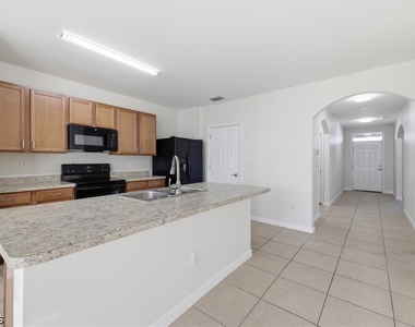 226 Ne 9th Avenue - Photo Thumbnail 17
