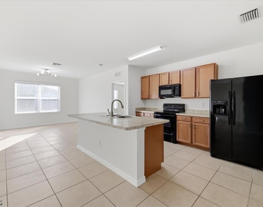 226 Ne 9th Avenue - Photo Thumbnail 19