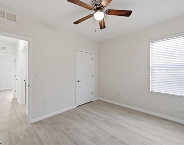 226 Ne 9th Avenue - Photo Thumbnail 28