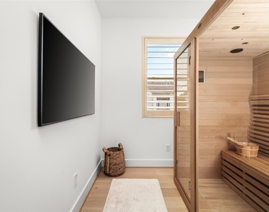 1728 Ridgewood Street - Photo Thumbnail 37