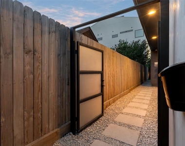 1728 Ridgewood Street - Photo Thumbnail 44