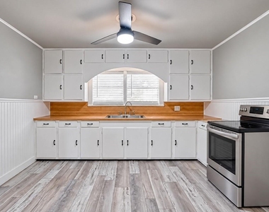 9314 Church Street - Photo Thumbnail 7