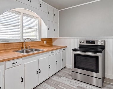 9314 Church Street - Photo Thumbnail 9