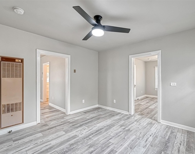 9314 Church Street - Photo Thumbnail 4