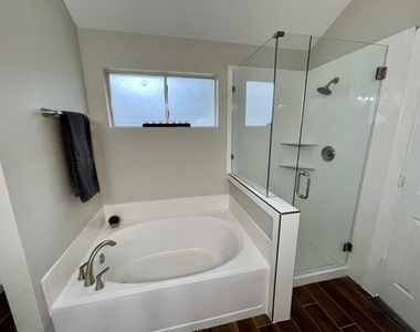 318 Old Spring Lane - Photo Thumbnail 10