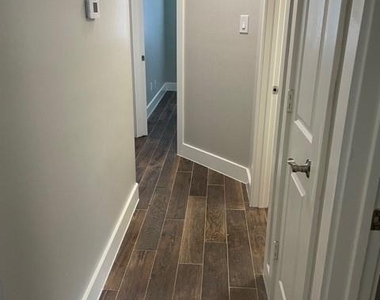 318 Old Spring Lane - Photo Thumbnail 11