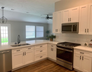 318 Old Spring Lane - Photo Thumbnail 3