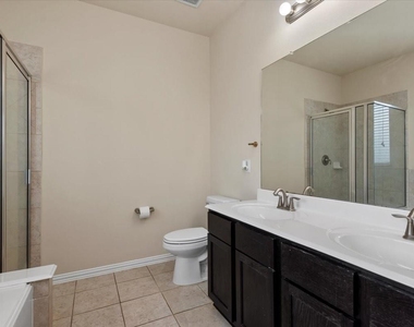 2217 Pine Creek Court - Photo Thumbnail 13