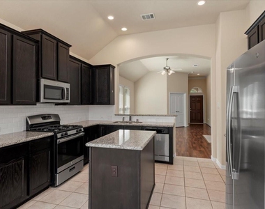2217 Pine Creek Court - Photo Thumbnail 6