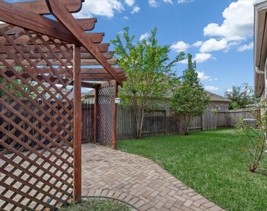 2217 Pine Creek Court - Photo Thumbnail 24