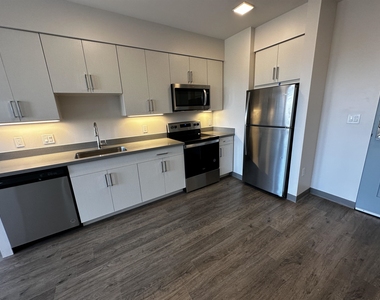 409 Elm - Photo Thumbnail 5