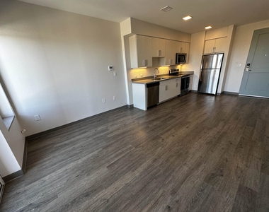 409 Elm - Photo Thumbnail 7
