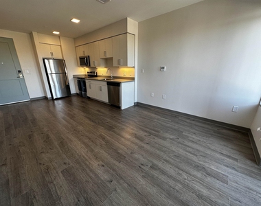 409 Elm - Photo Thumbnail 9