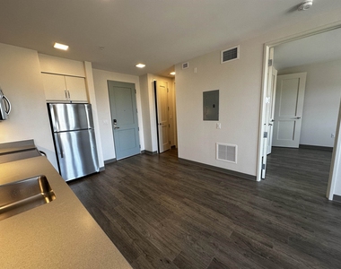 409 Elm - Photo Thumbnail 13