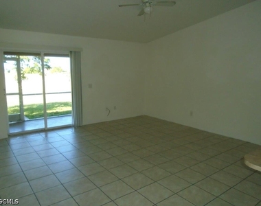 1310 Ne 8th Place - Photo Thumbnail 1