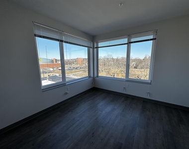 409 Elm - Photo Thumbnail 10