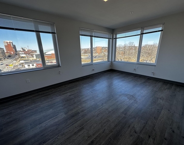 409 Elm - Photo Thumbnail 9