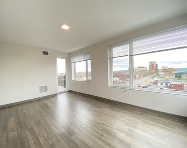 409 Elm - Photo Thumbnail 8