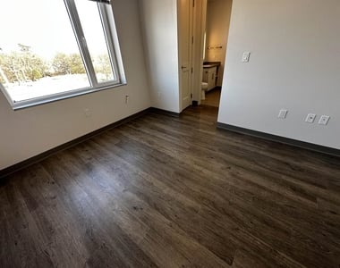 409 Elm - Photo Thumbnail 24
