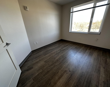 409 Elm - Photo Thumbnail 21