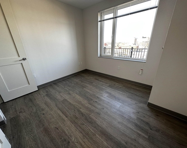 409 Elm - Photo Thumbnail 15