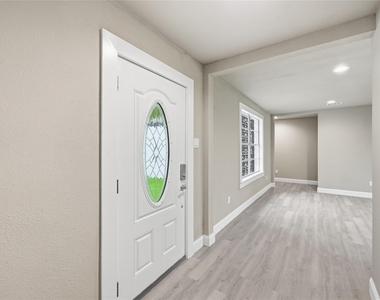 3930 Hartel Street - Photo Thumbnail 1