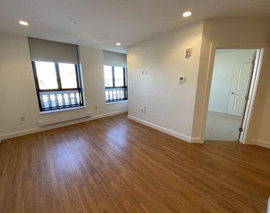 875 Elm - Photo Thumbnail 9