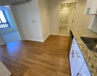 875 Elm - Photo Thumbnail 6
