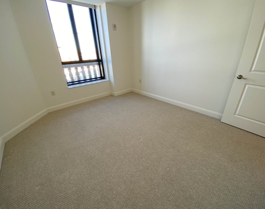 875 Elm - Photo Thumbnail 12