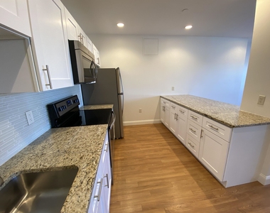 875 Elm - Photo Thumbnail 3