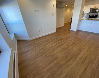 875 Elm - Photo Thumbnail 10