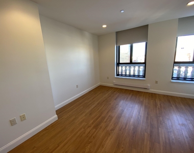 875 Elm - Photo Thumbnail 8