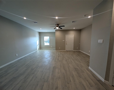 7745 Swiftwater Lane - Photo Thumbnail 4