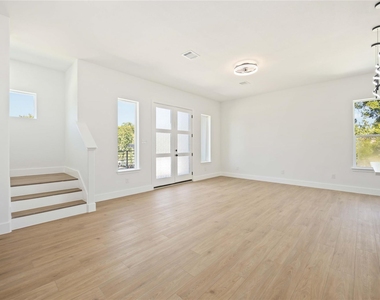 3022 Drew Street - Photo Thumbnail 8
