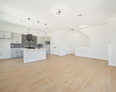3022 Drew Street - Photo Thumbnail 10