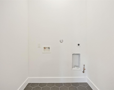 3022 Drew Street - Photo Thumbnail 16