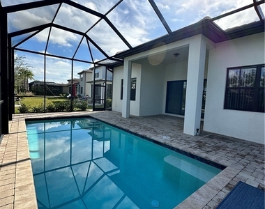 4546 Battlecreek Way - Photo Thumbnail 9
