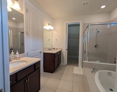 4546 Battlecreek Way - Photo Thumbnail 12