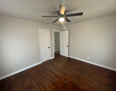 6139 Belcrest Street - Photo Thumbnail 7