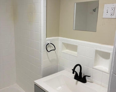 6139 Belcrest Street - Photo Thumbnail 24