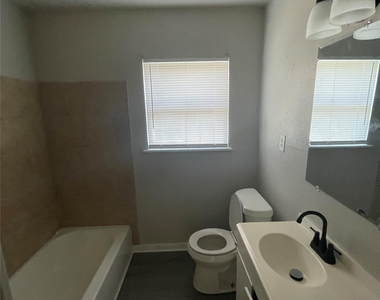 6139 Belcrest Street - Photo Thumbnail 14