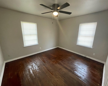 6139 Belcrest Street - Photo Thumbnail 6