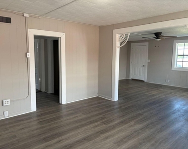 6139 Belcrest Street - Photo Thumbnail 8