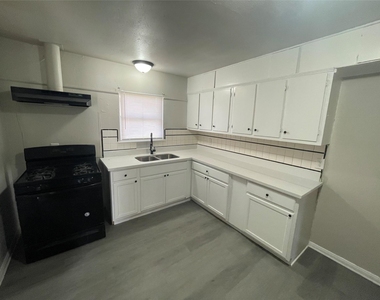 6139 Belcrest Street - Photo Thumbnail 1