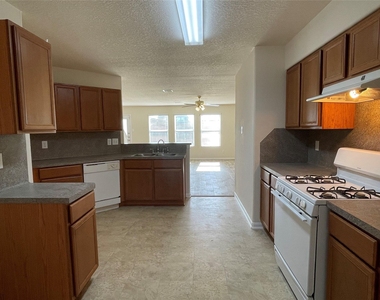 17918 Evergreen Trace Lane - Photo Thumbnail 6