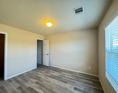 17918 Evergreen Trace Lane - Photo Thumbnail 17